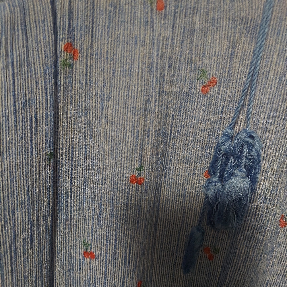 Lightweight flirty blouse - Picture 2 of 4